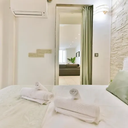 Grand Appartement- Le Port A/c
