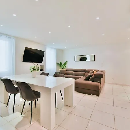 Grand Appartement- Le Port A/c
