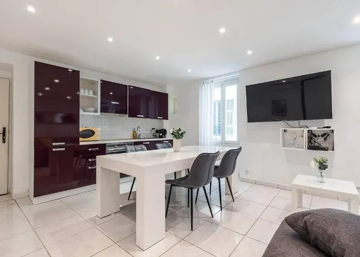 Grand Appartement- Le Port A/c Apartment