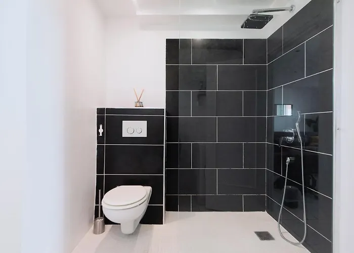 Grand Appartement- Le Port A/c * Nizza