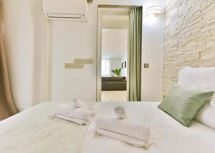Grand Appartement- Le Port A/c